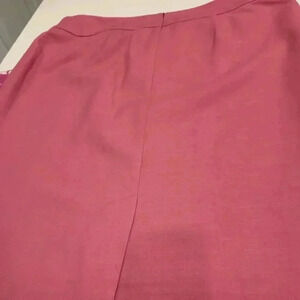 9 % C0 Hot Pink Pencil Skirt Lined size  10 NWT